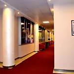 Terminal فندق تيرانا