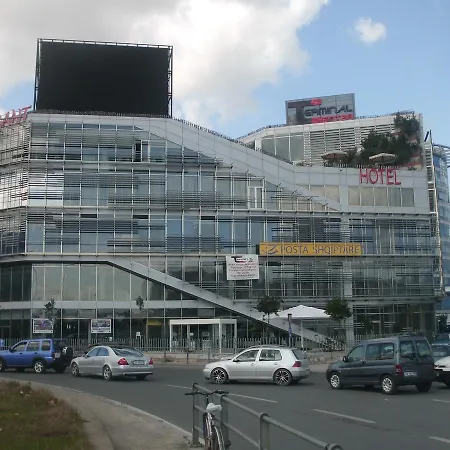 Terminal 3* טיראנה